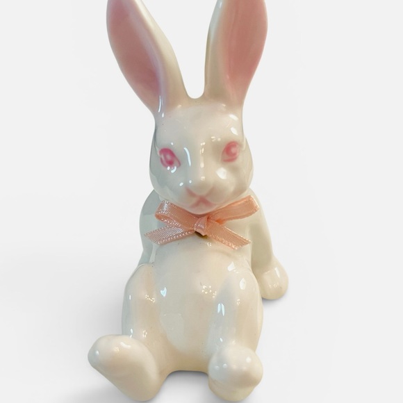 Bloomingdale’s White Bone China Bunny Figurine with Pink Accents & Ribbon (NIB) - Picture 3 of 7